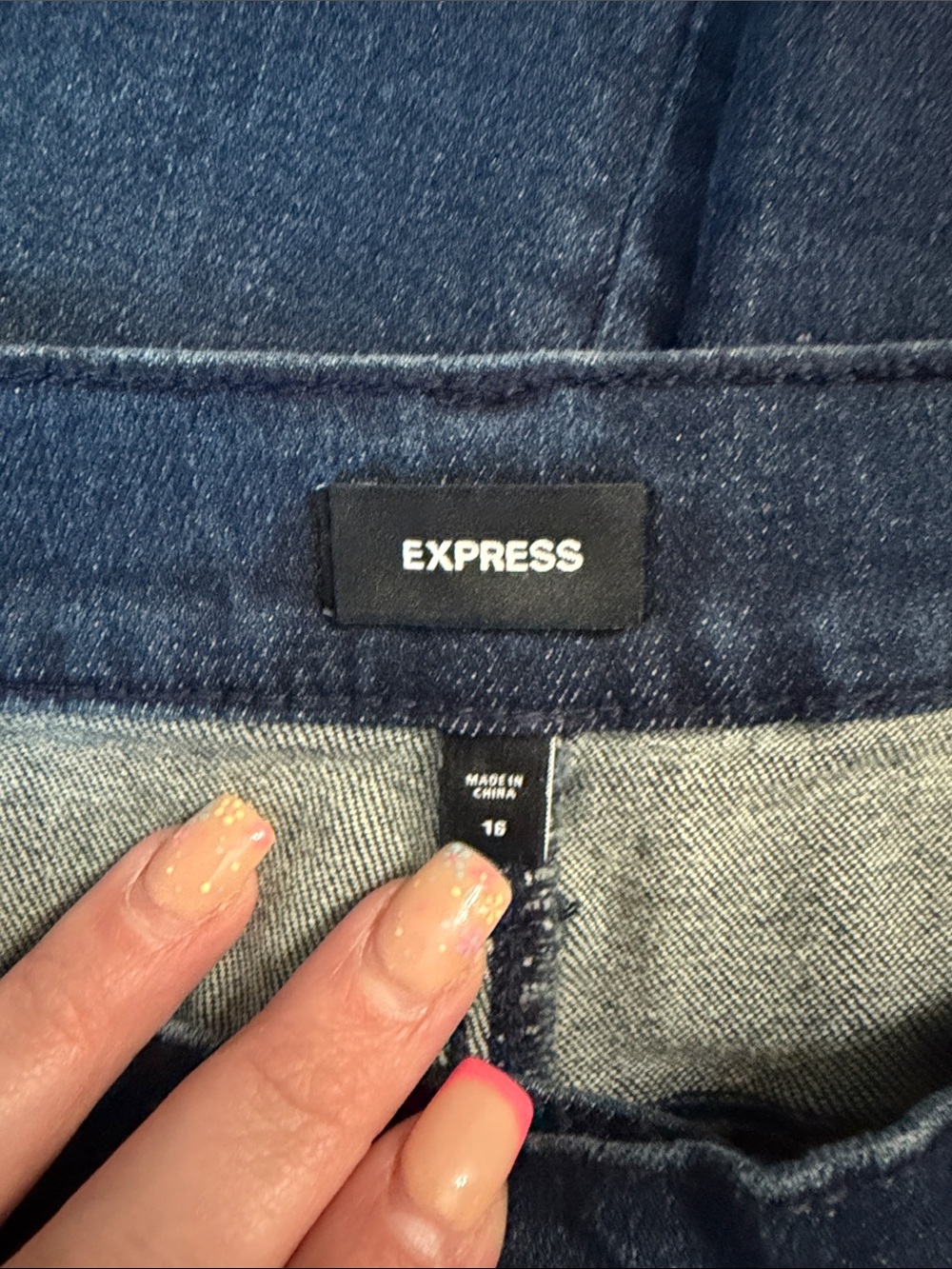 Express Classic women’s Blue Jeans - Comfortable Everyday Denim - Picture 5 of 9